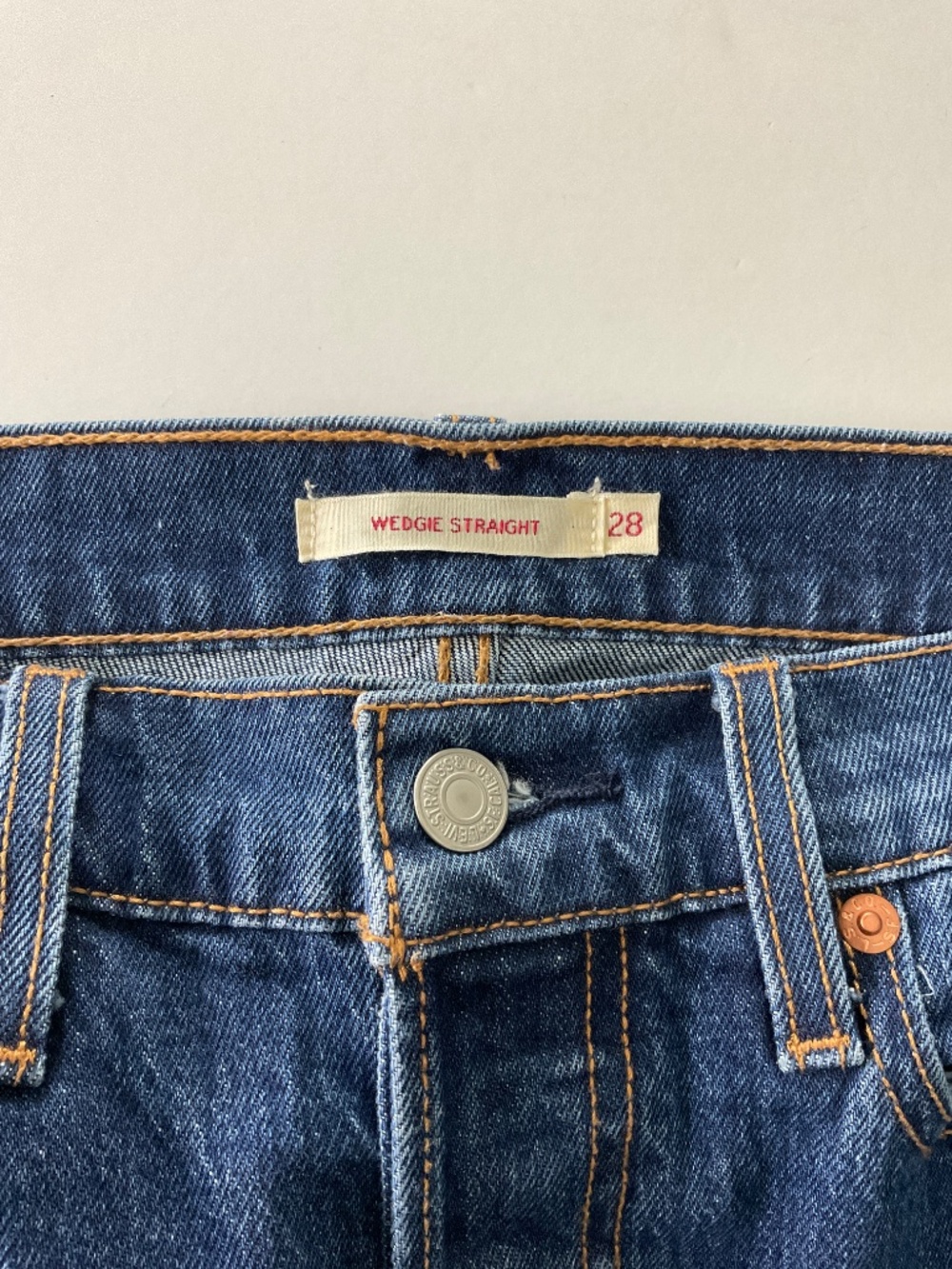 Levi's Wedgie Straight Ankle Jeans - Picture 8 of 11